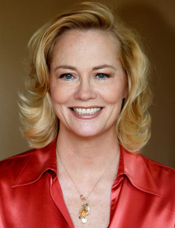 CybillShepherd_b35