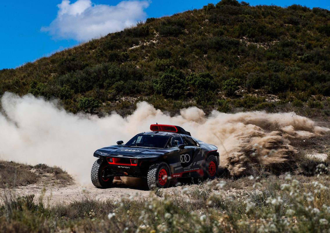Audi-RS-Q-e-tron-tests_14