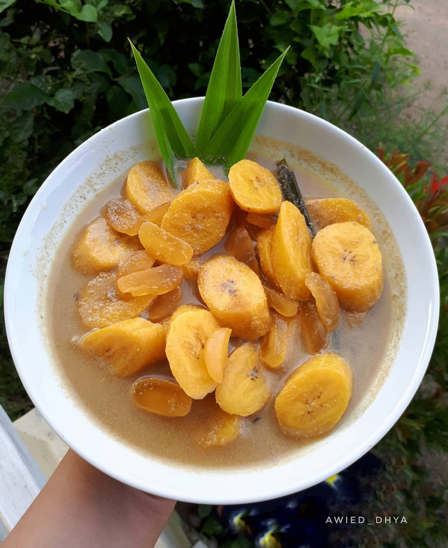 Kolak pisang dan kolang-kaling