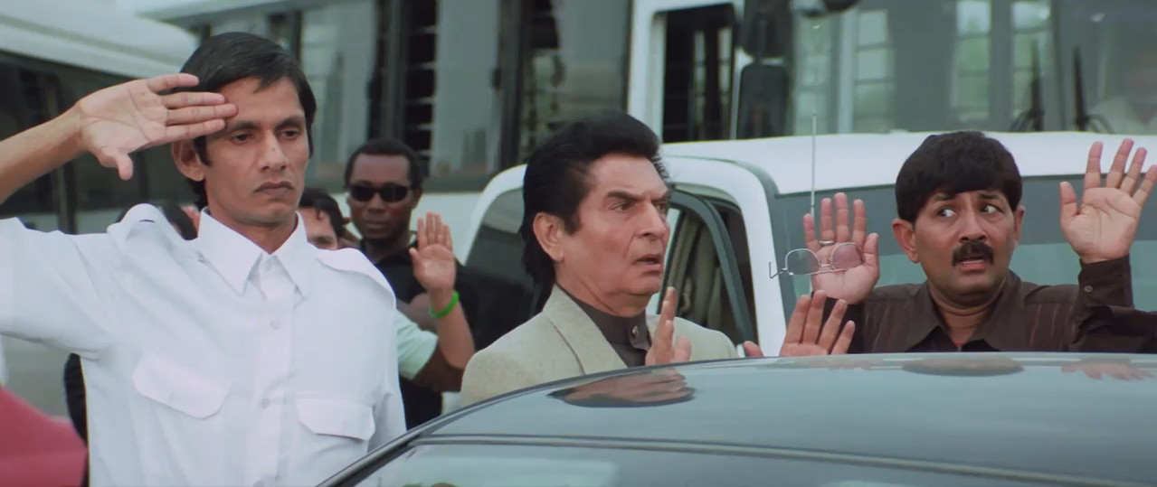 Welcome 2007 WebRip [Hindi] 480p 720p ESub Screenshot