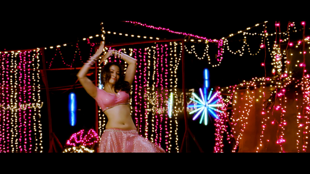 Tamanna Hot Song 03 From Himmatwala Taki O Taki 4K (Best Quality).mp4_snapshot_03.14_[2021.04.05_13.