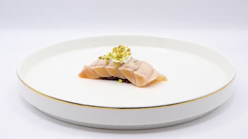 226. Nigiri sake nero flame pistacchio - 2 pezzi