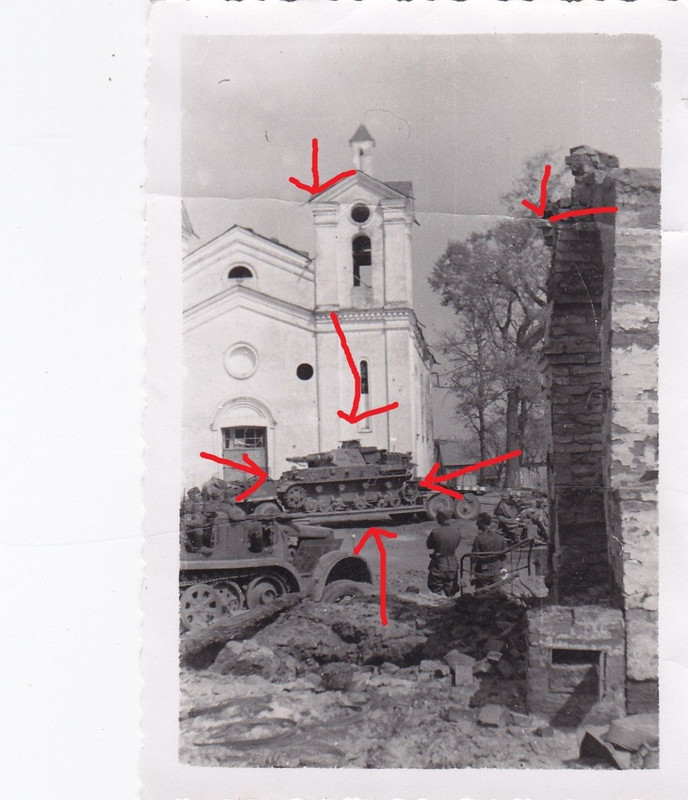 Panzer IV verladen auf Tieflader in zerstörter S