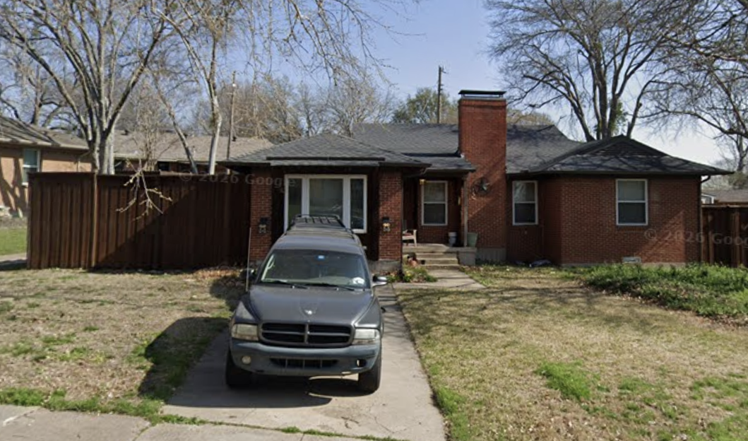 824 Lake Terrace Dr photo 1