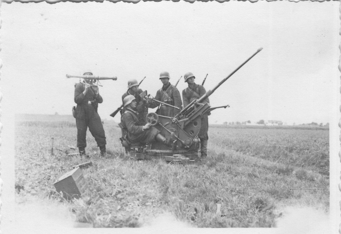 Dessauer 2 cm Flak mit Bedienung in Rußland 1941