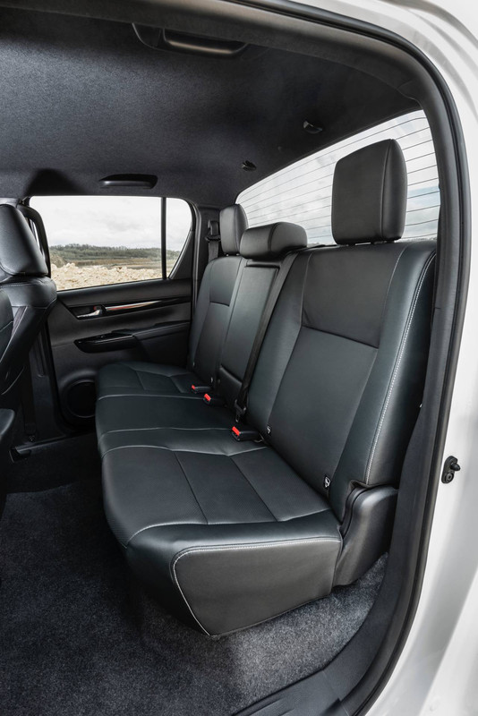 Toyota Hilux 2019 Special Edition (39)