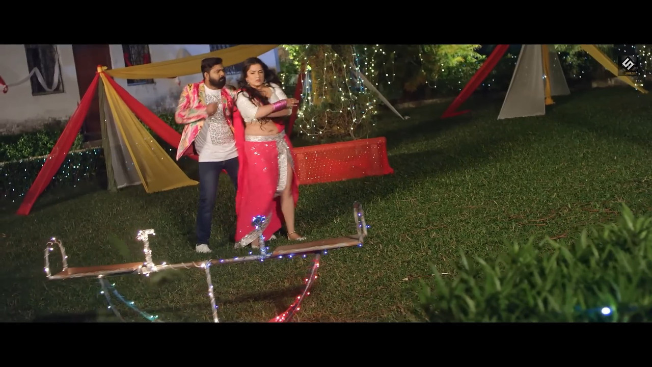 Amrapali Dubey Hot Sexy song latest bhojpuri gana -Samaj Mein Parivartan.mp4_snapshot_00.21.536