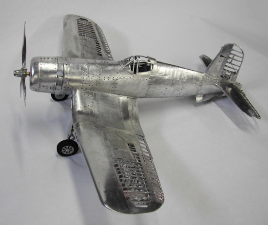 Maquettes insolites - Page 13 Functional-Miniature-Aircraft-Models-6