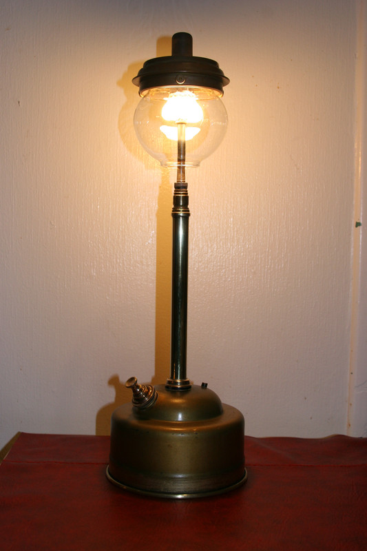 Tilley Table lamp lit (1)