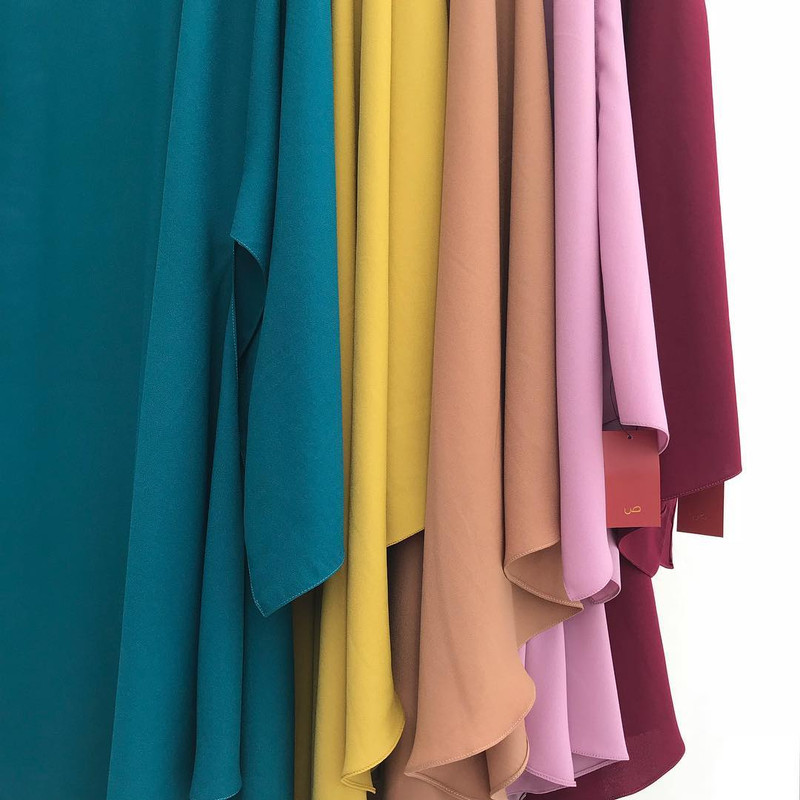 Hijab dengan berbagai warna