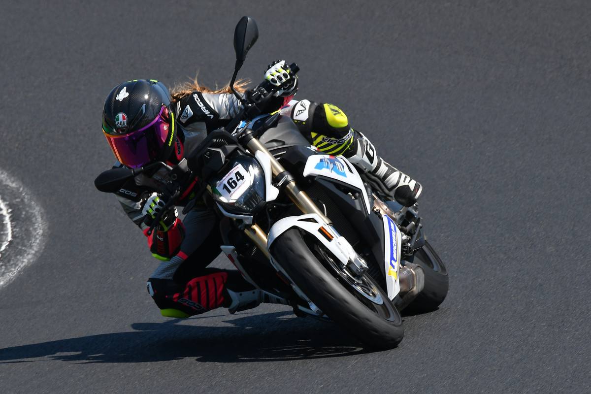 7627A48E-D59A-4561-98AD-29932BA17A7A