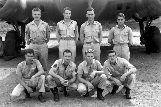 Le  B-17E, "Old 666" Zzzzzzzzzzzzzzzzzzzzzzz-Eager-Beaver-Crew-of-Old-666