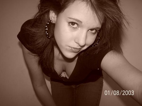 Gorgeous-Babe-02