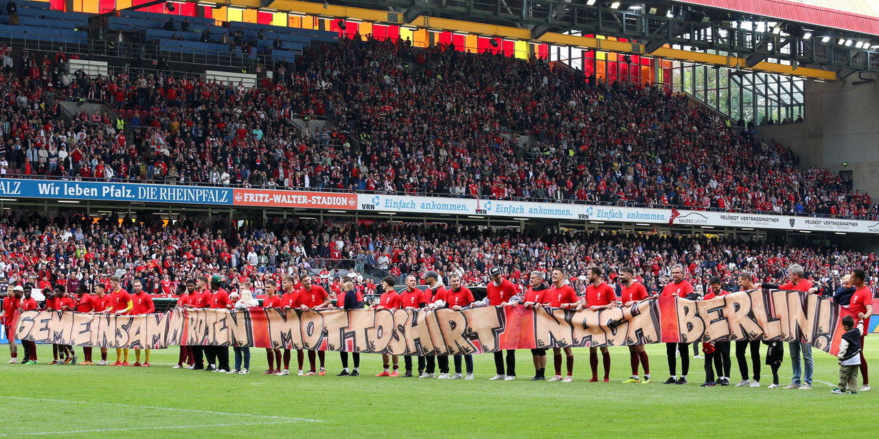 1-fc-kaiserslautern-eintracht-braunschweig-2-bundesliga-2023-2024-37