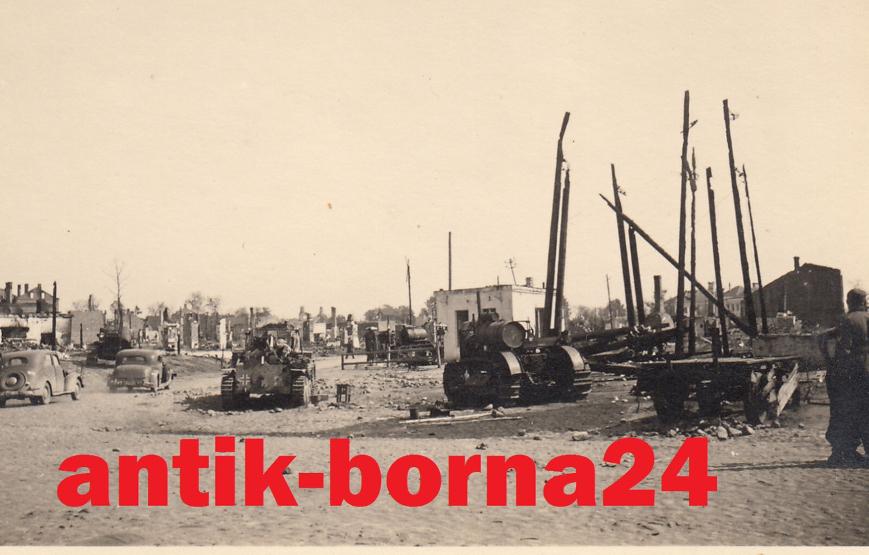 Foto WH Soldat Panzer Tank 35t Skoda Raupenschlepper Kampf Rußland Traktor  (2)