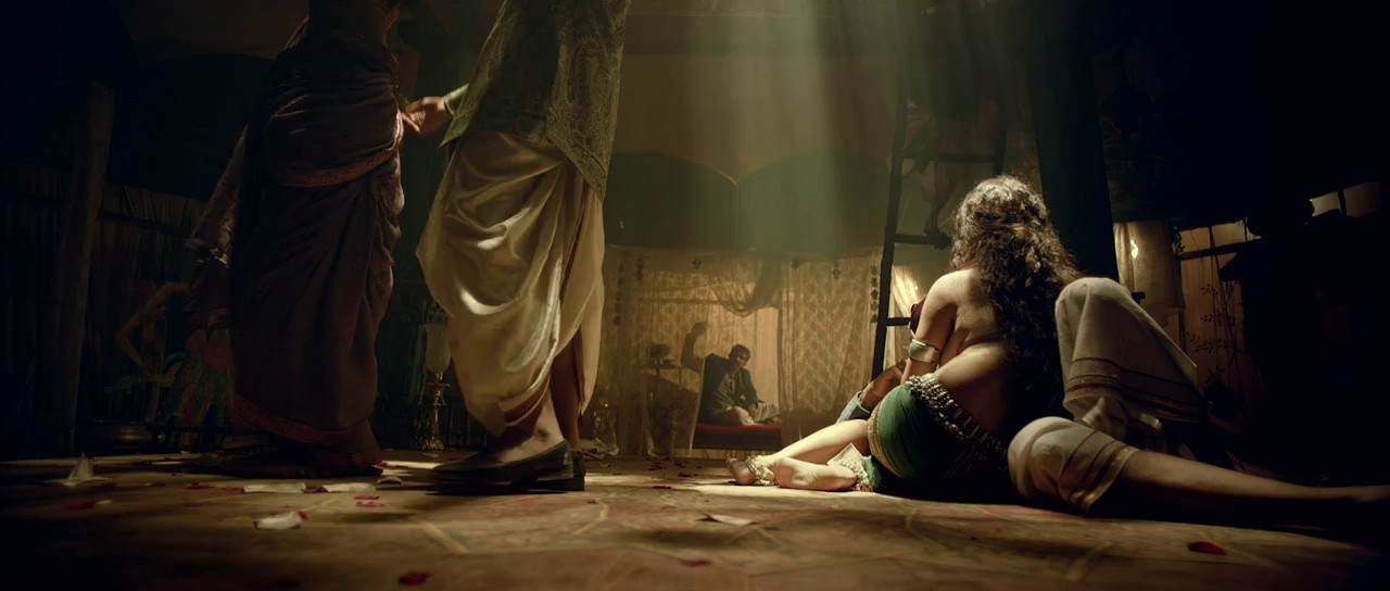 Tumbbad-2018-Hindi-Marathi-AMZN-WEBRip-720p-x264-AVC-AAC-6ch-ESub-mkv-0004