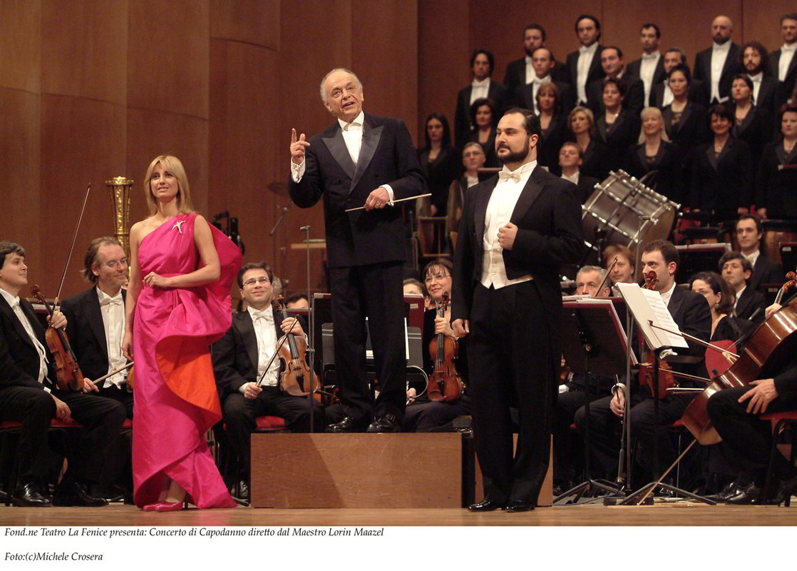 Concerto di Capodanno di Venezia celebra ogni 1 gennaio la rinascita del Teatro La Fenice 2 primo concerto di capodanno nel 2004 al teatro la fenice con il direttore maazel