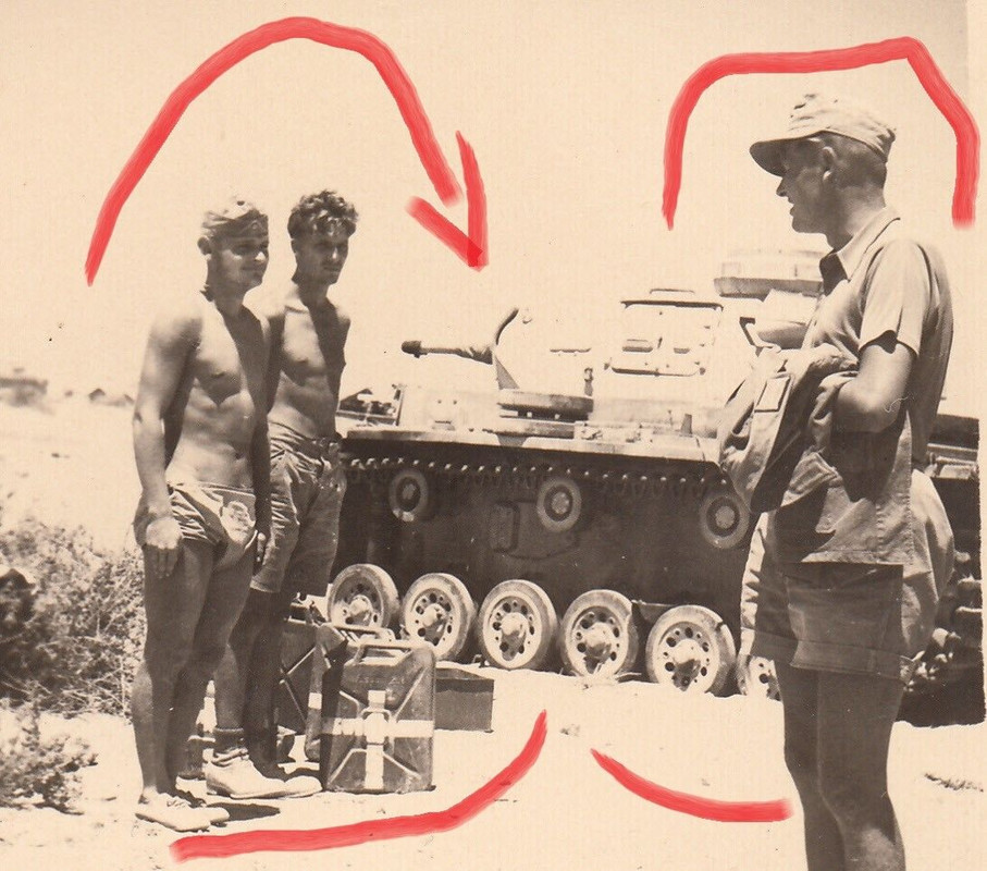 Foto Soldat Panzer Tank Einsatz Afrika DAK Wüste Tropenuniform B