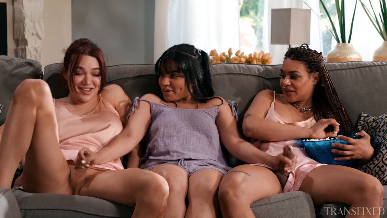 Emma Rose Eva Maxim Summer Col - Undercover Two-For-One - TRANSFIXED.mp4.0005