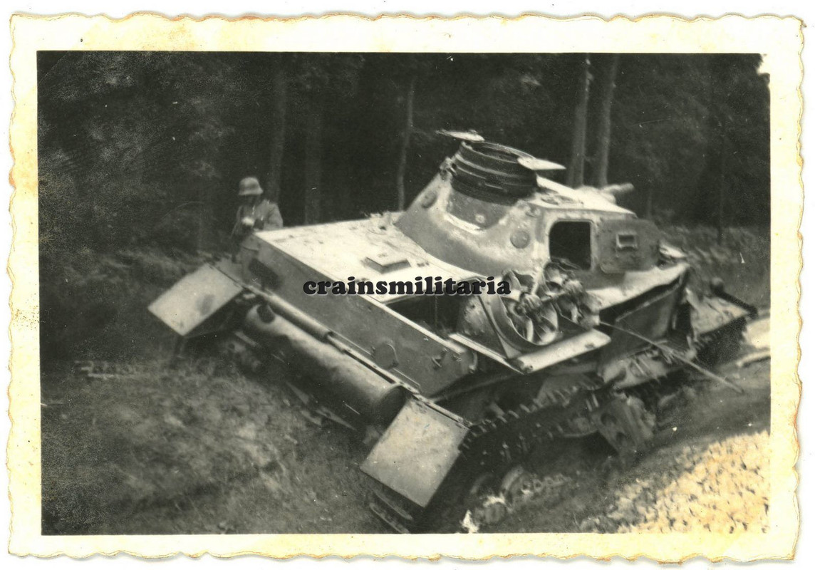 Orig. Foto zerstörte Panzer Tank nach Kampf PLESS Pszczyna Polen 1939