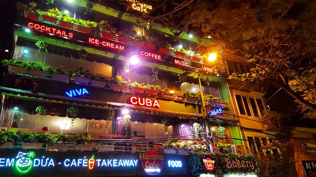 Tranh nhau 'sống ảo' ở 12 quán cafe có góc check-in bao trọn Hồ Tây - ảnh 45 tranh nhau "song ao" o 12 quan cafe co goc check-in bao tron ho tay - anh 45