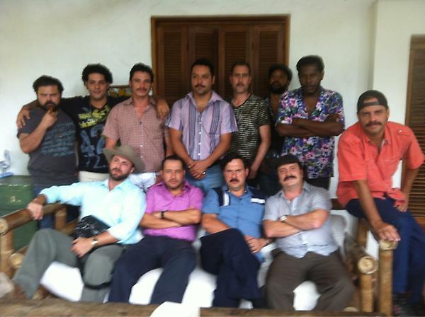 A6t54zECAAAWFSX.jpg large