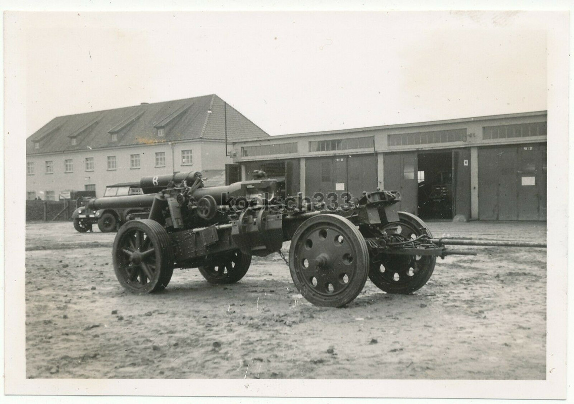 Foto schwere Feldhaubitze 18 in Marschstellung Wehrmacht Artillerie Geschütz2