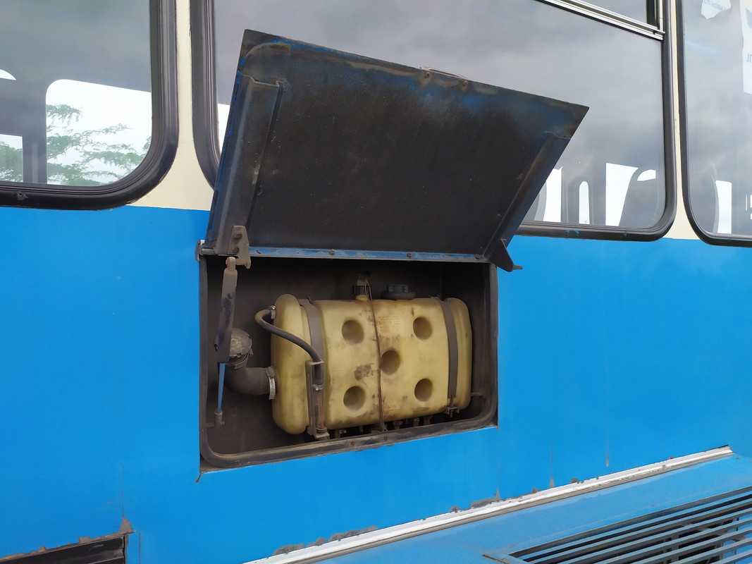Neobus #727; boca za rashladnu tečnost