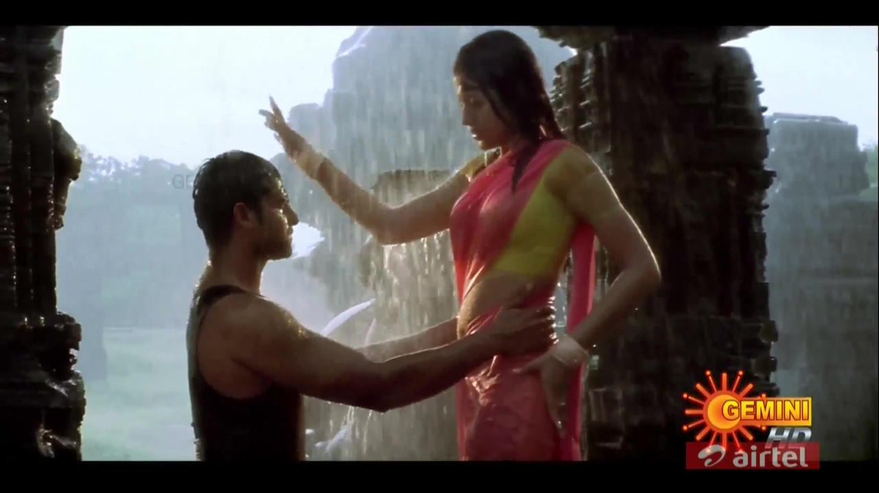 Trisha Hot & Sexy Compilation - Varsham.mp4_20200714_182119.573