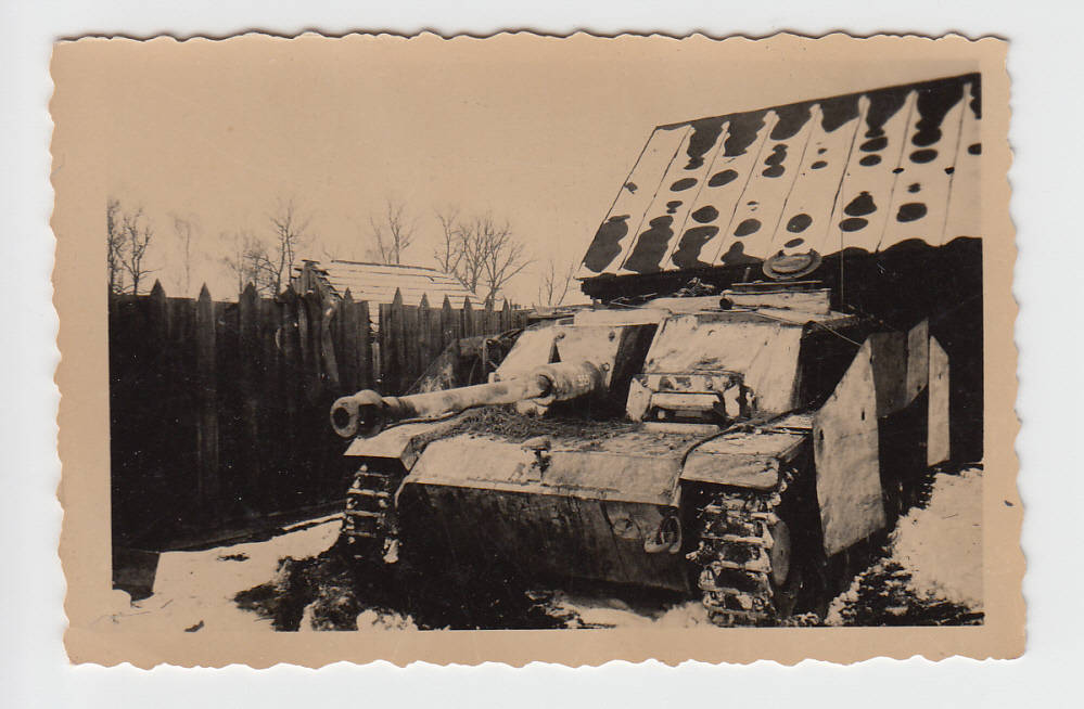 Sturmgeschütz mit Seitenplatten