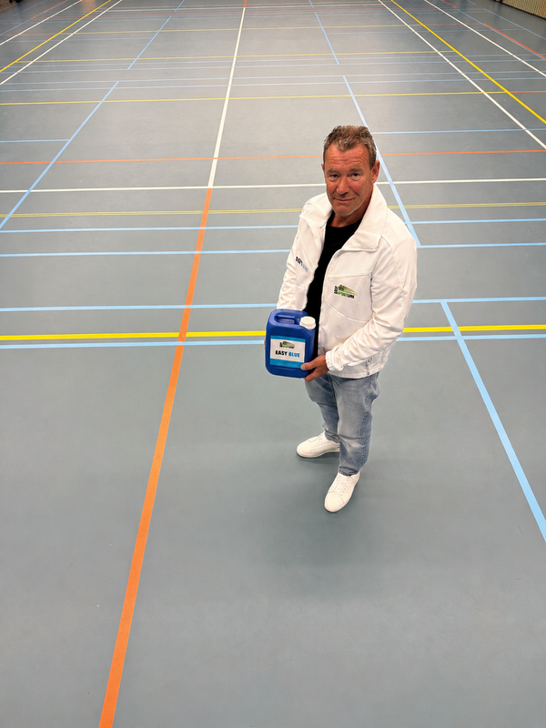 Marco Teering en de Easy Floor Sprayer
