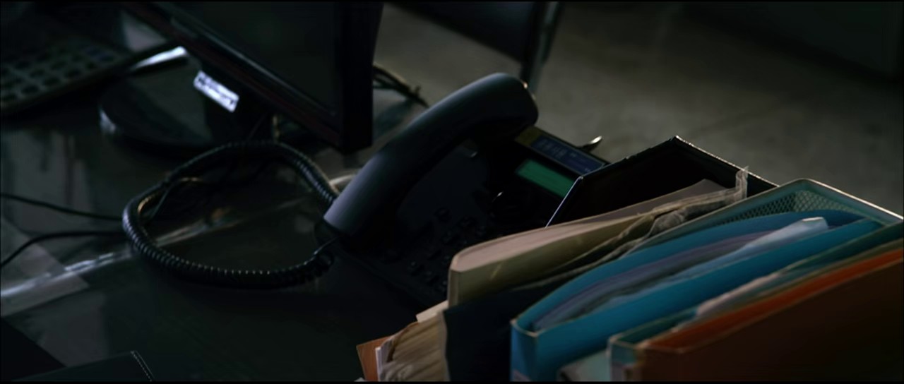 A-Hard-Day-2014-Hindi-Kor-AMZN-WEB-DL-720p-HEVC-EAC3-6ch-ESub-mkv-0003