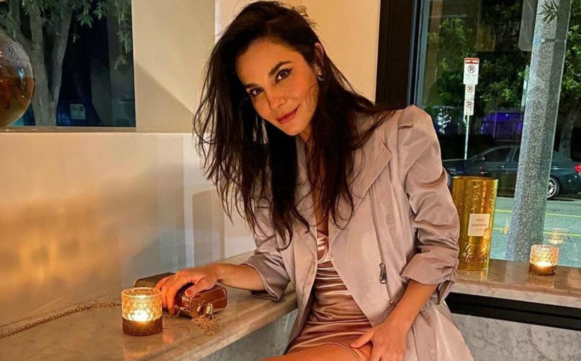 Martha Higareda enamora con esta infartante rutina de pole dance