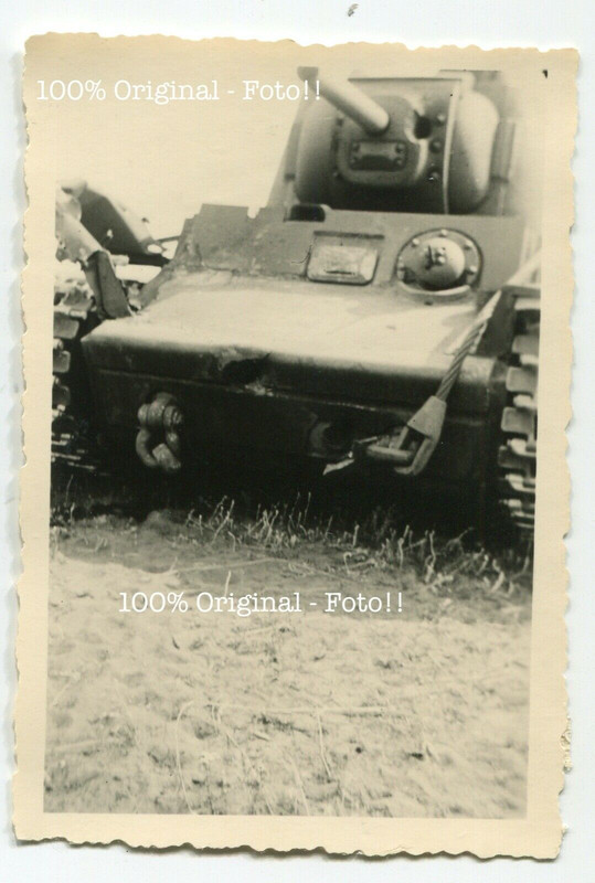 Foto Russland , russischer Panzer KW1 KV1 Kampfschaden Einschüss