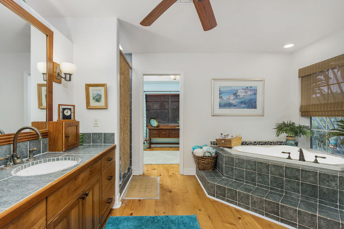 16900 Carolyn Lane