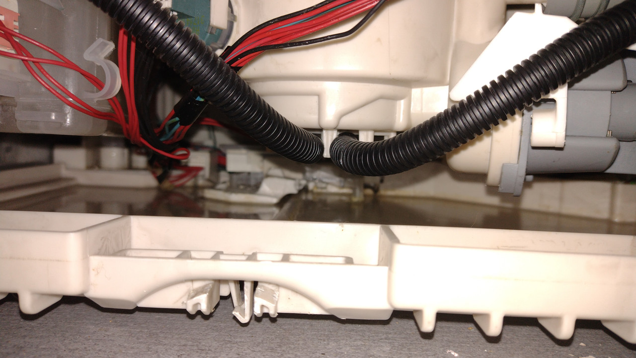 Dishwasher doesn't heat water and is leaking r/appliancerepair