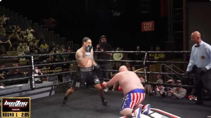 Боксьор нокаутира 165-килограмов опонент