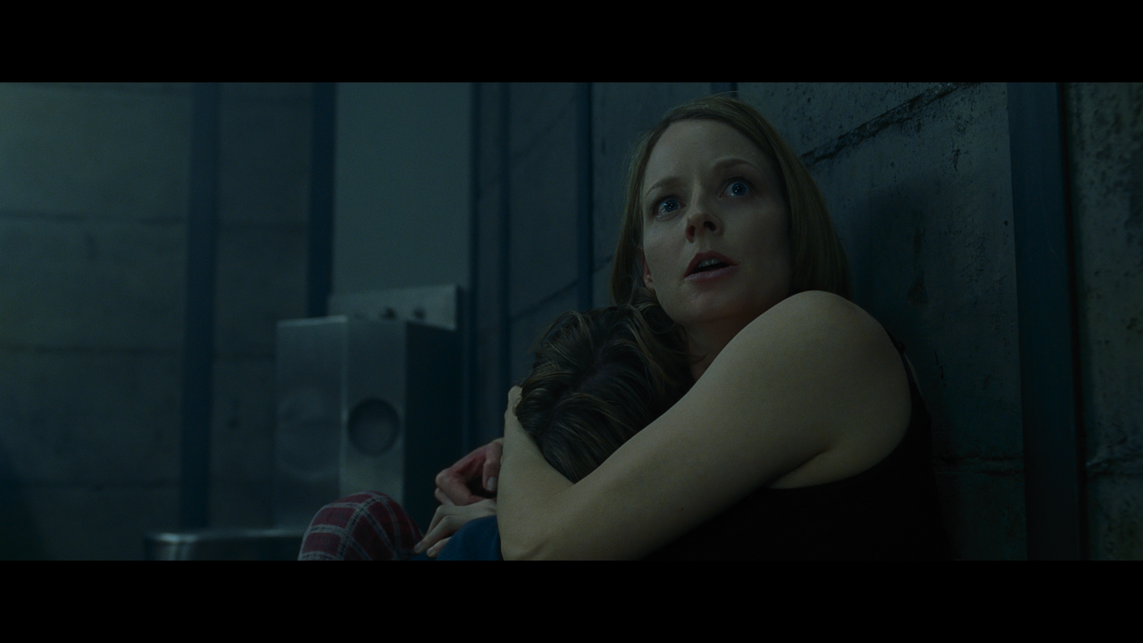 mpv-shot_Panic.Room.2002.2160p.UHD.BDRemux.DV.HDR.HEVC-Нечипорук_01_13_25_0008