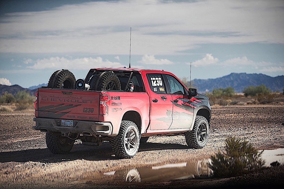 Chevrolet Silverado race truck (2)
