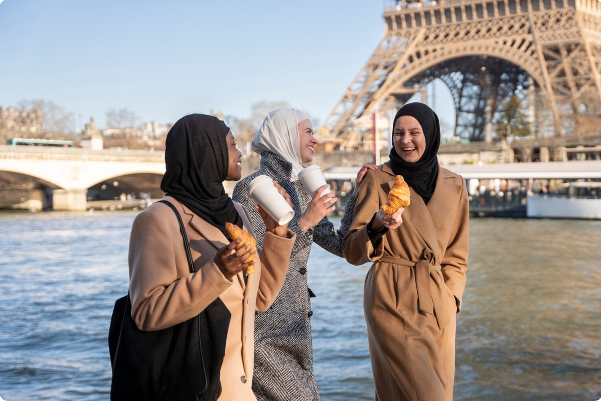 C:\Users\lenovo\Pictures\Saved Pictures\muslim woman\Screenshot_29-10-2025_91135_it.freepik.com.jpeg