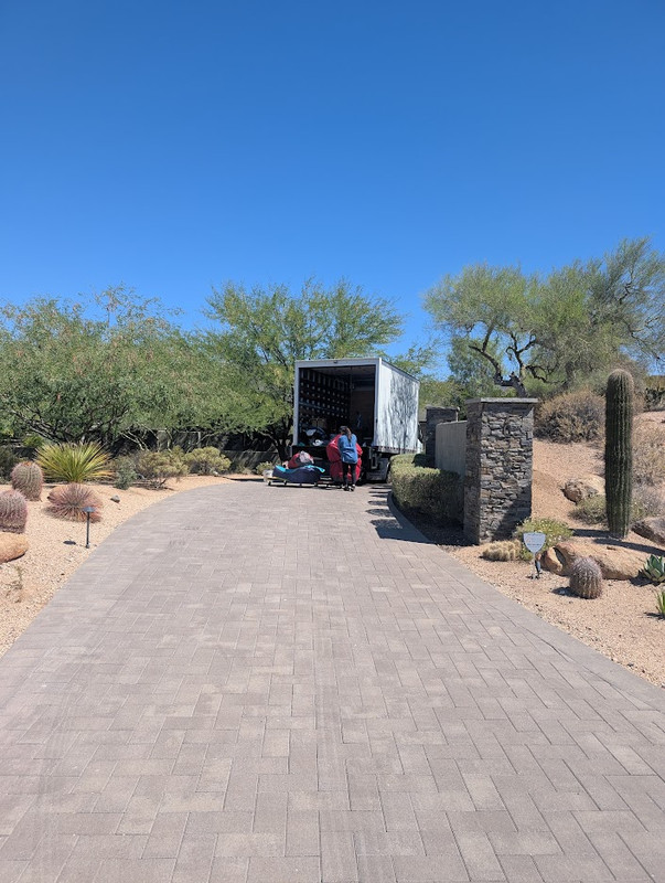 North Scottsdale cleanout and hauling job photo
