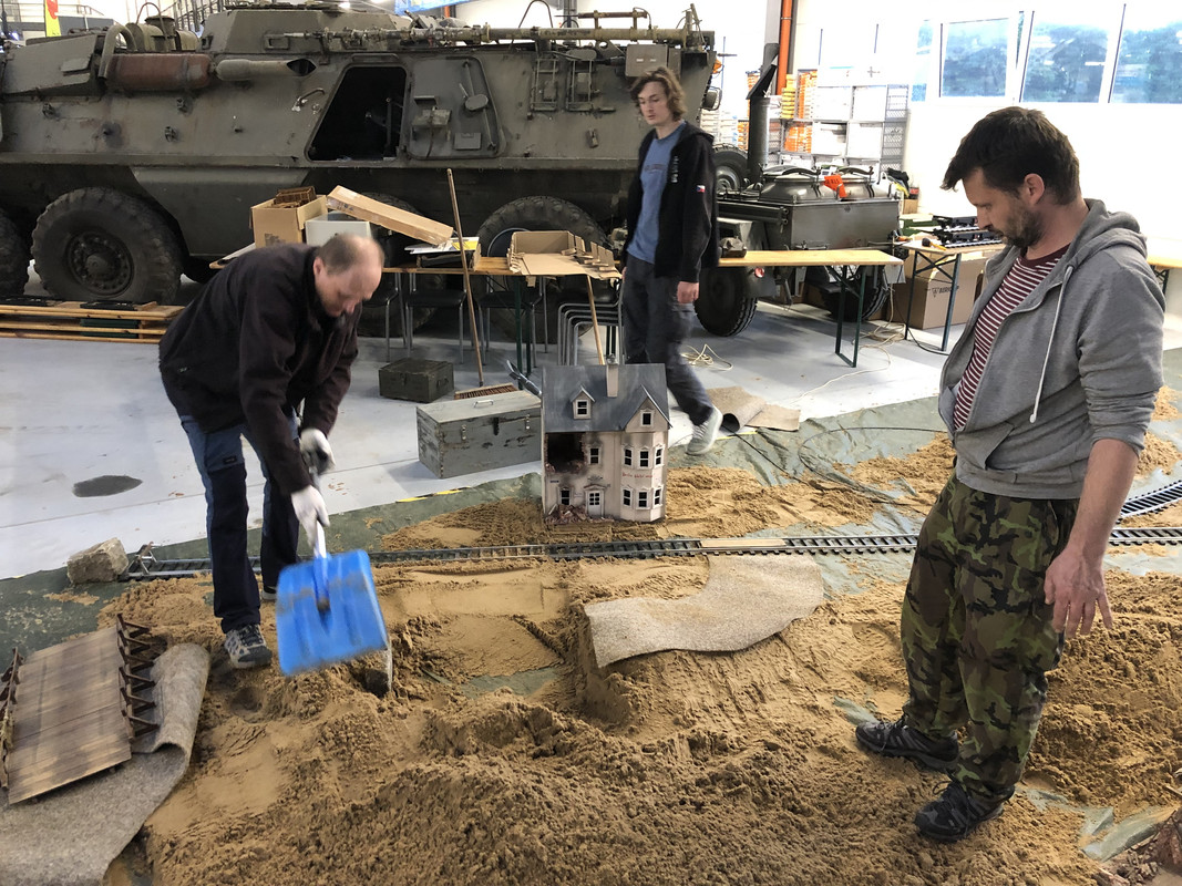 436561A6-B85E-45DD-B90E-C33955AC9FD1