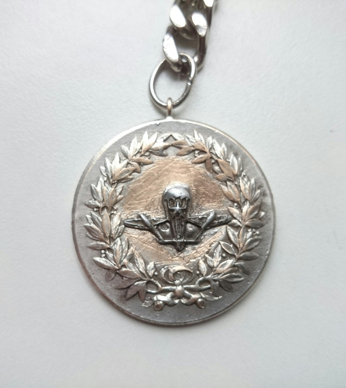 Pakabukas su VDV emblema