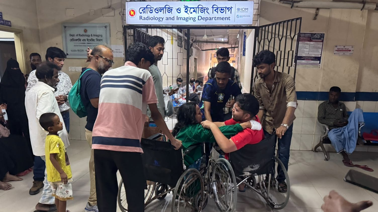 ‘আর এক মিনিট থাকলে দম বন্ধ হয়ে আমিও মারা যেতাম’