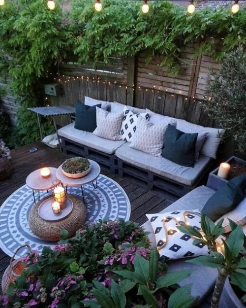 17-Small-Chill-Out-Corner-Garden-Ideas-1.webp