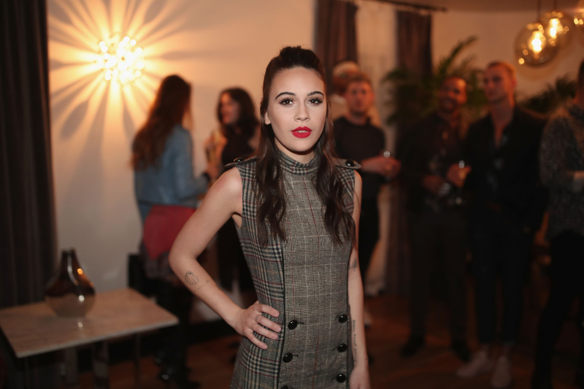 bea-miller-wolk-morais-collection-6-fashion-show-los-angeles-jan