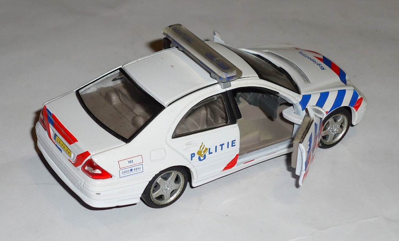 Mercedes-Benz-C320 Politie2