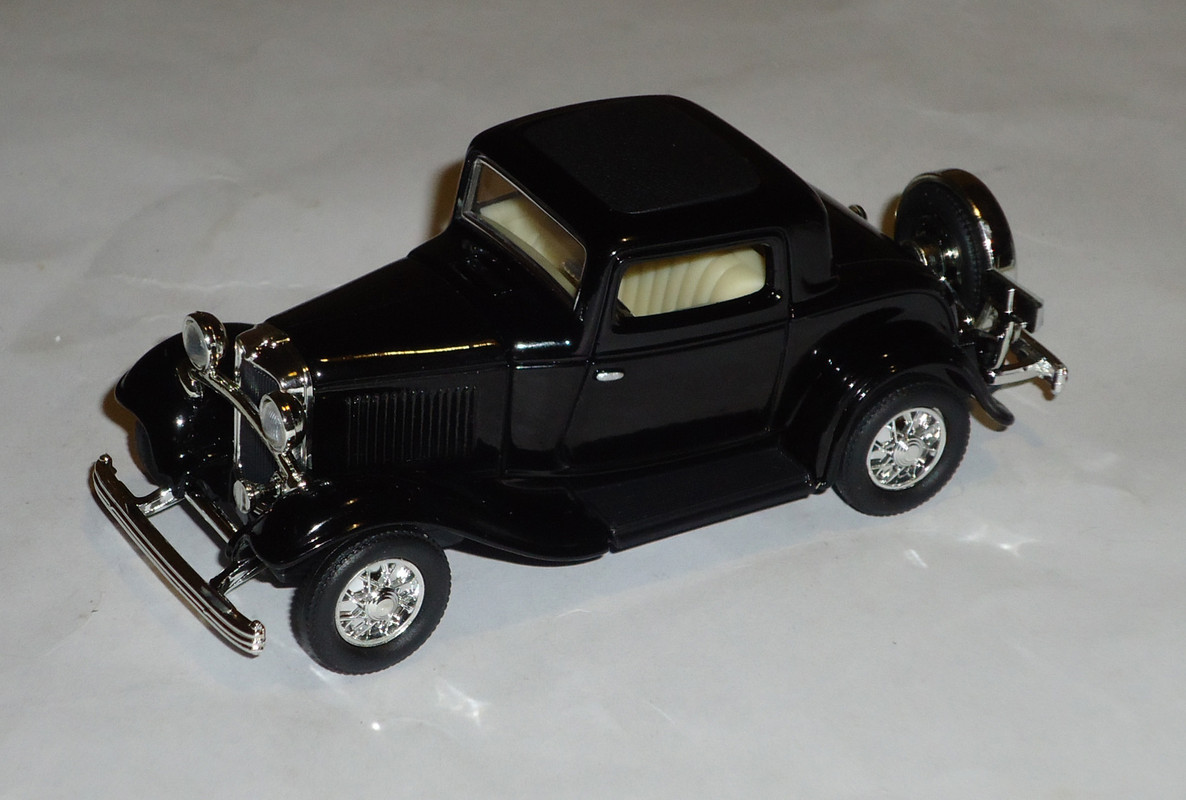 Ford-3 Window Coupe (1932)