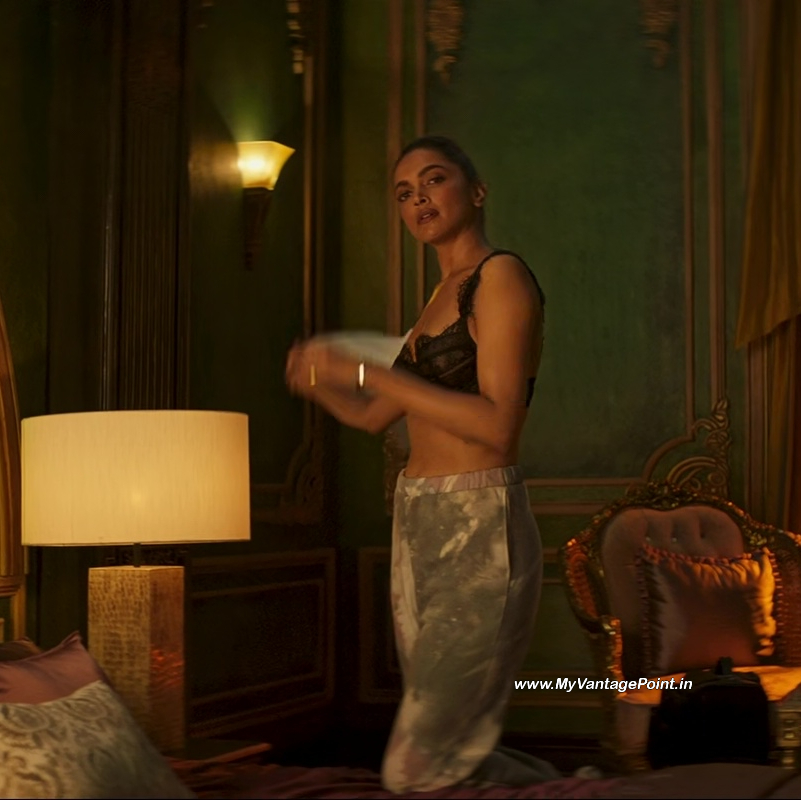 104-Deepika-Padukone-Hot-Scene-in-Pathaan-Movie-with-Shah-Rukh-Khan-My-Vantage-Point