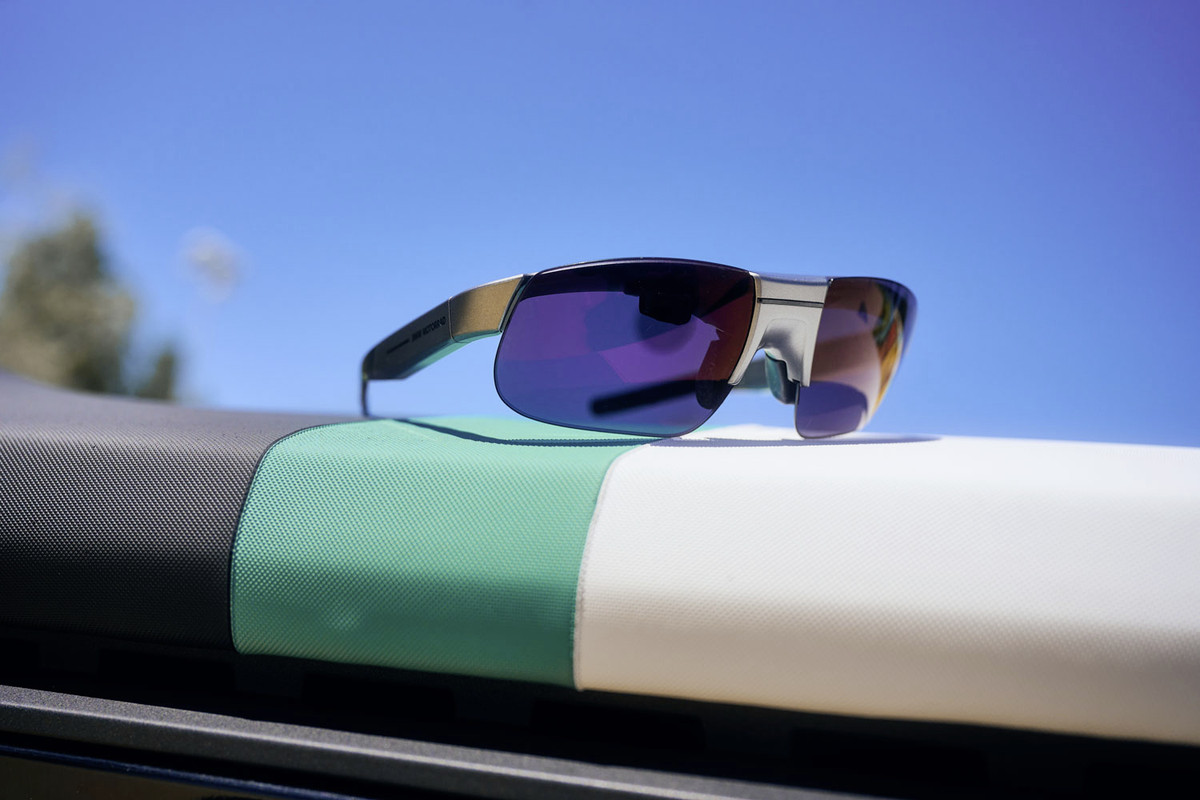 P90533767_highRes_bmw-motorrad-clothin